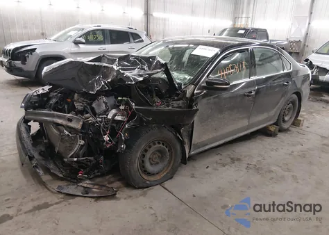 2015 Volkswagen Passat 2.0L Tdi Se из США, поврежденный, VIN 1VWBV7A34FC074716